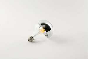 LED žárovka E27